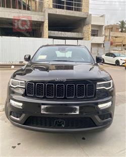 جیپ گراند شیرۆکی